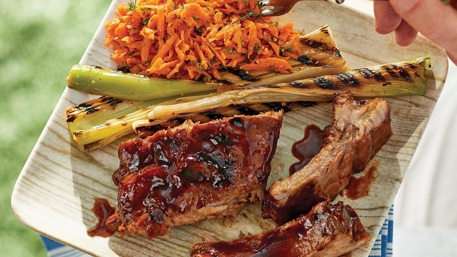 Bourbon_Root_Beer_Ribs_Grilled_Leeks_2957