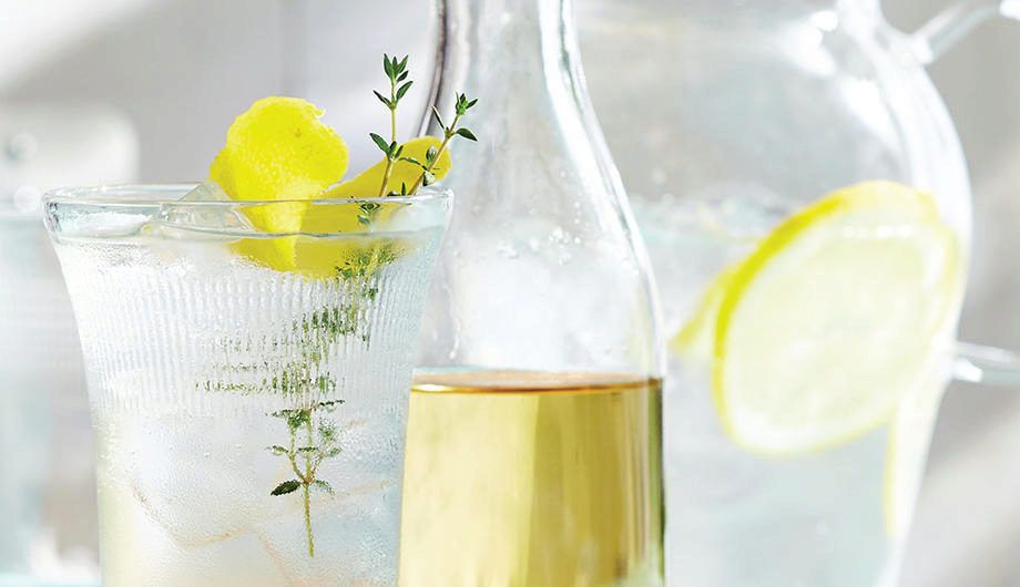 Fizzy_Thyme_Ginger_Lemonade_SOB