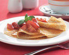 Strawberries crêpes suzette