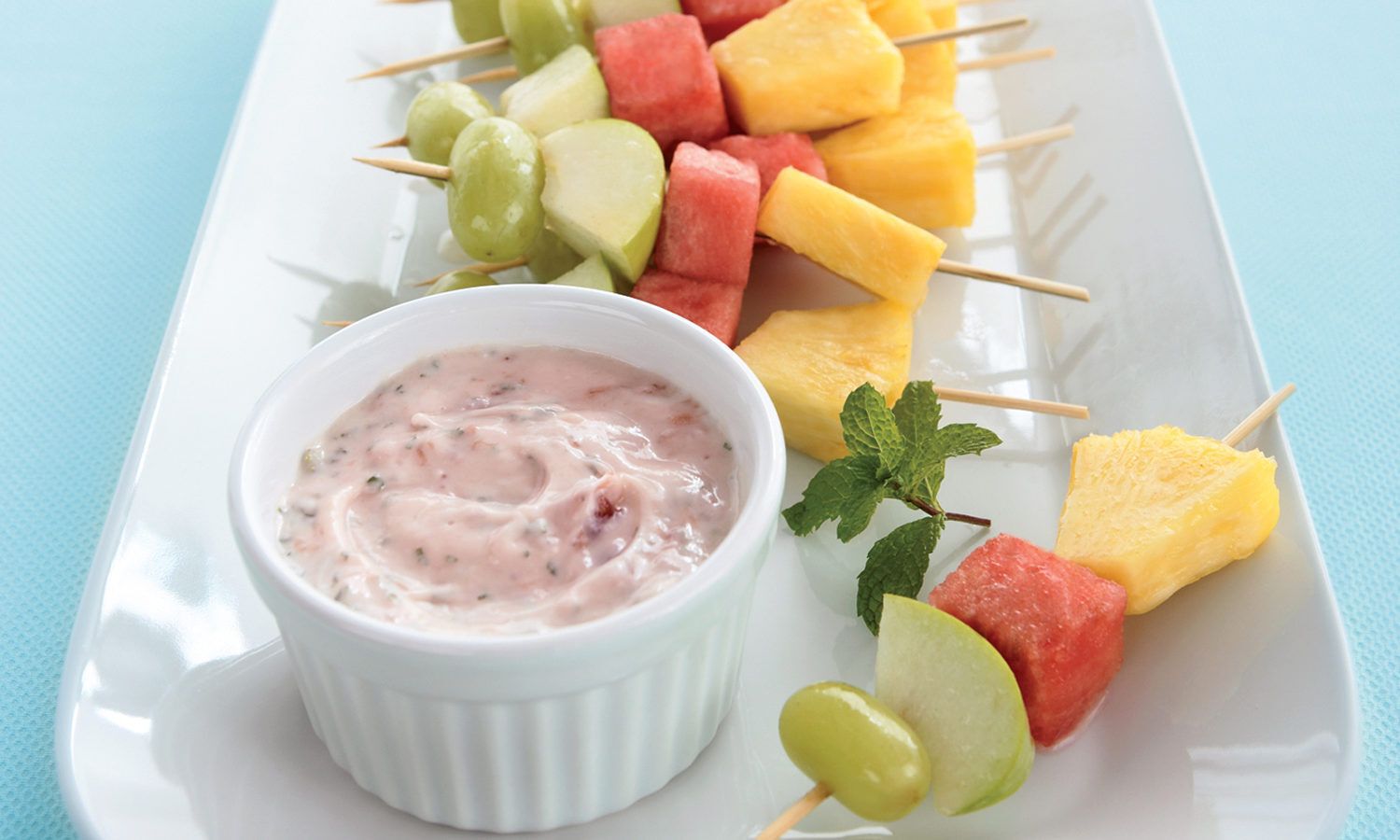 Glazed Fruit Skewers with Strawberry-Yogourt Dip