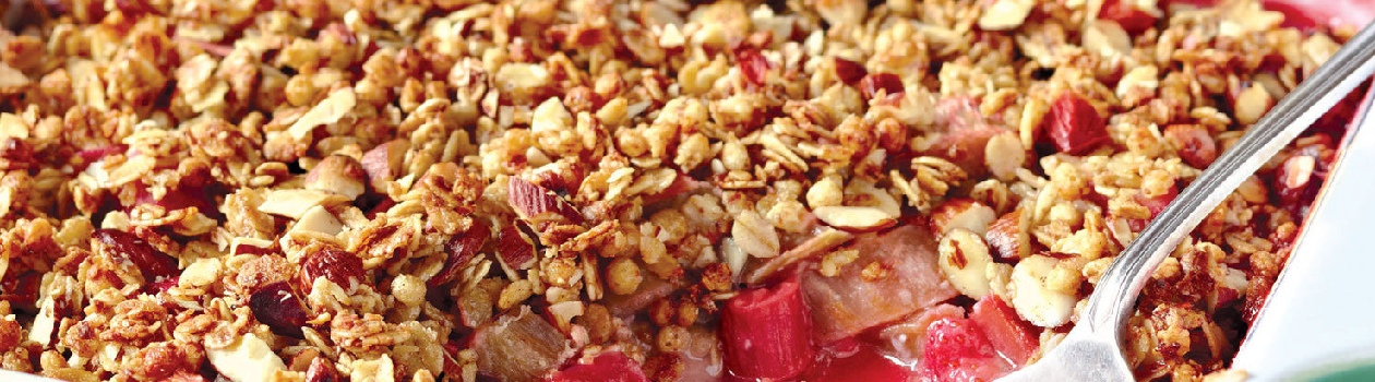 Strawberry rhubarb ginger crisp cropped